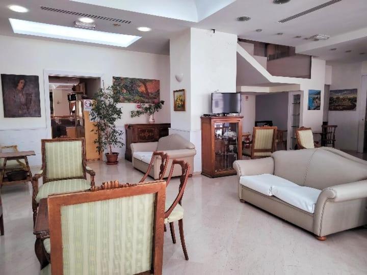 Hotel Pace Сан Джовани Ротондо Екстериор снимка