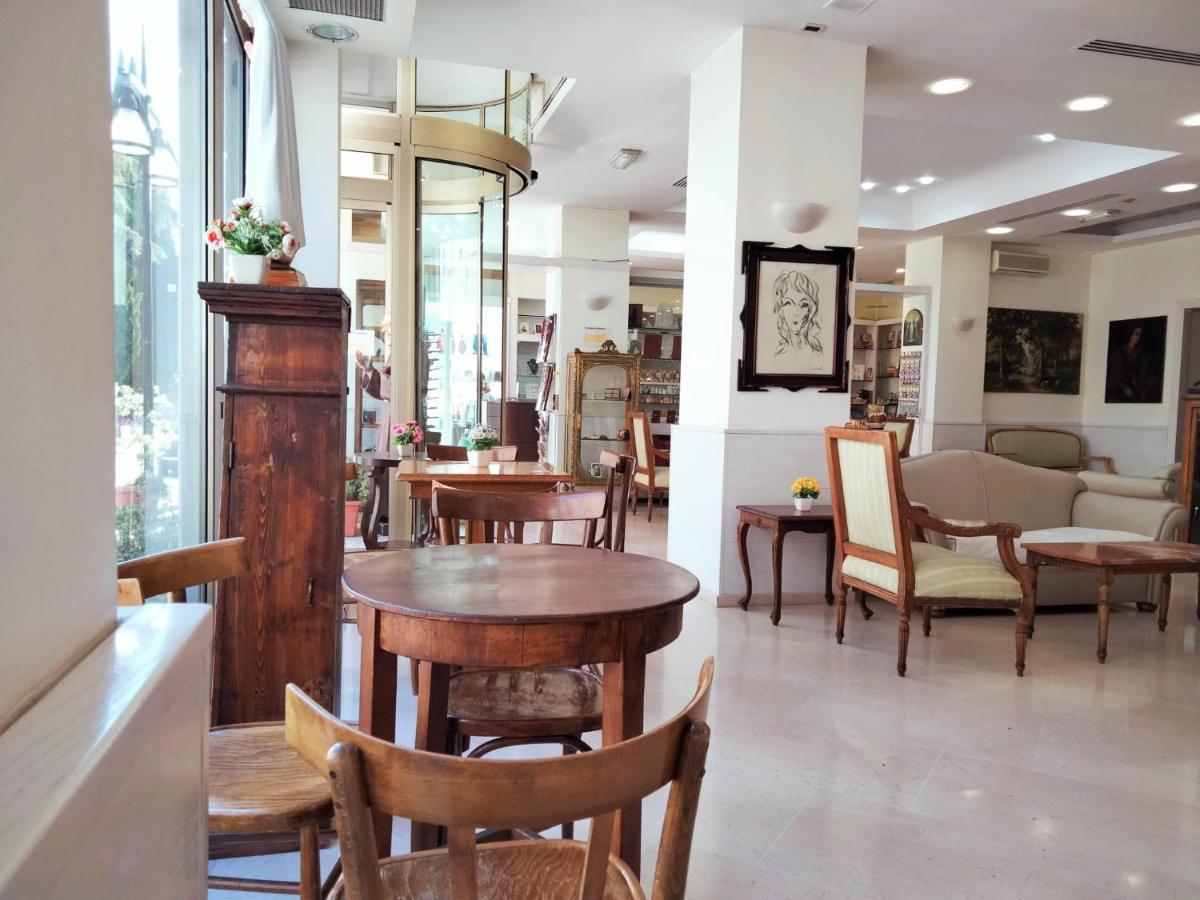 Hotel Pace Сан Джовани Ротондо Екстериор снимка