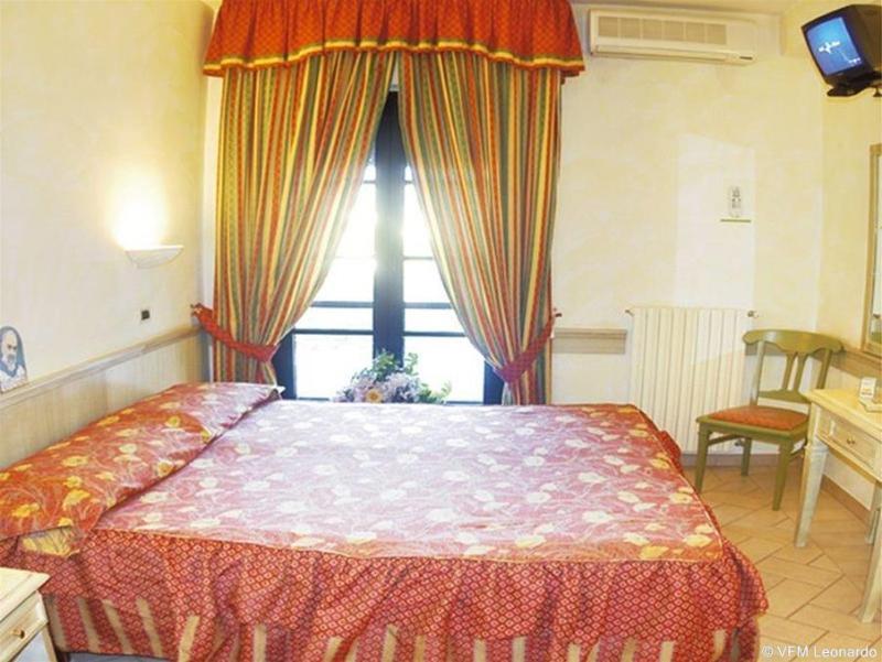 Hotel Pace Сан Джовани Ротондо Екстериор снимка